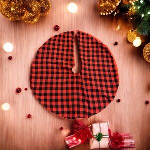 Red and‎ Black Checked Christmas Tree Skirt NWOT